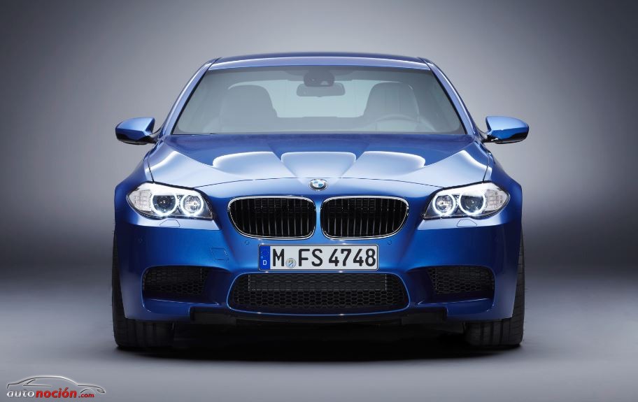 BMW M5 2011