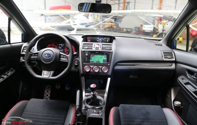 Interior Subaru WRX STI 2014