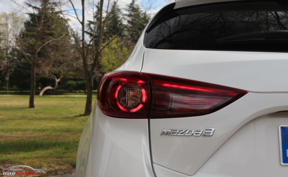 faro trasero led mazda3