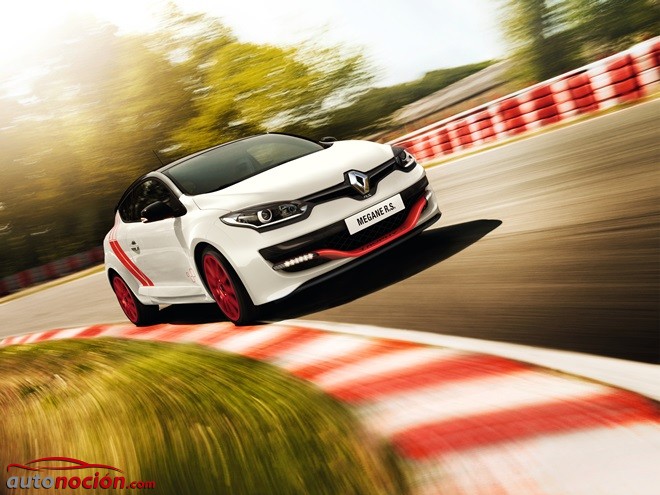 Megane RS 275 Trophy montando Michelin Pilot Sport Cup 2