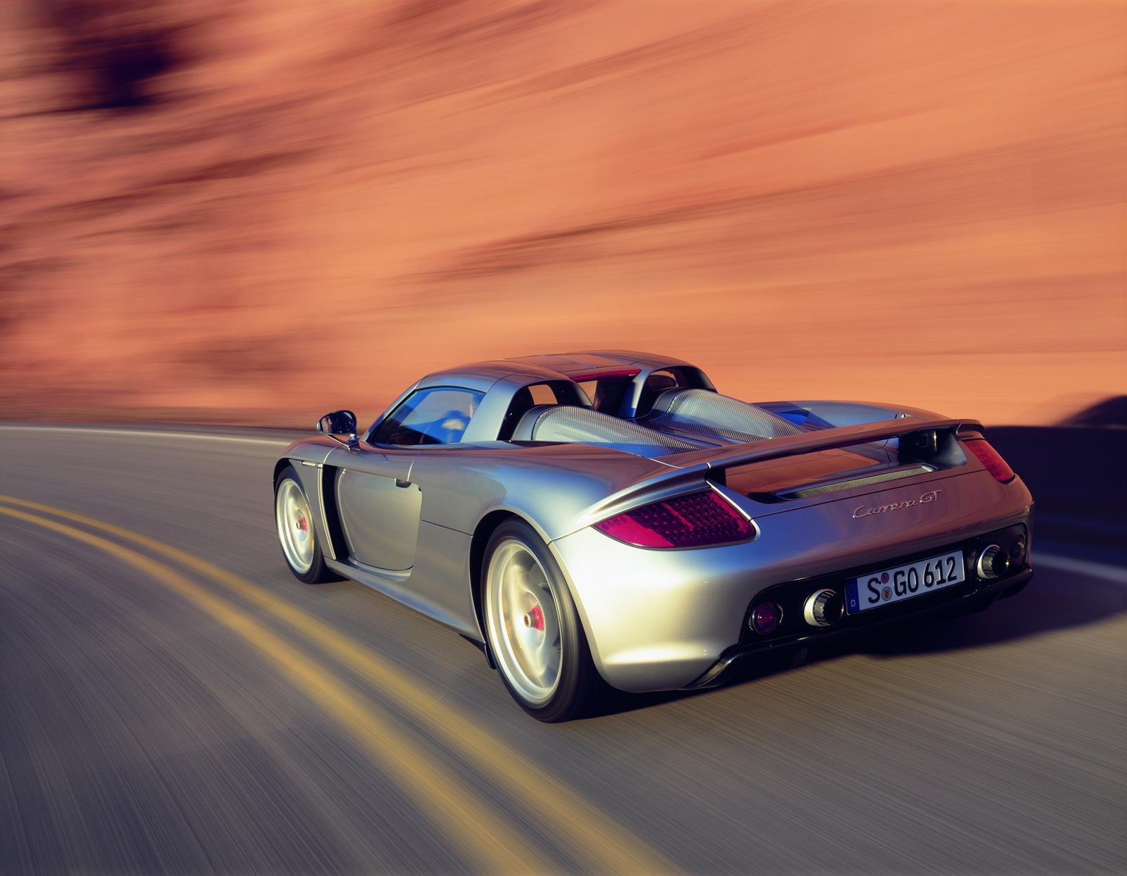 Porsche Carrera GT detalles motor V10