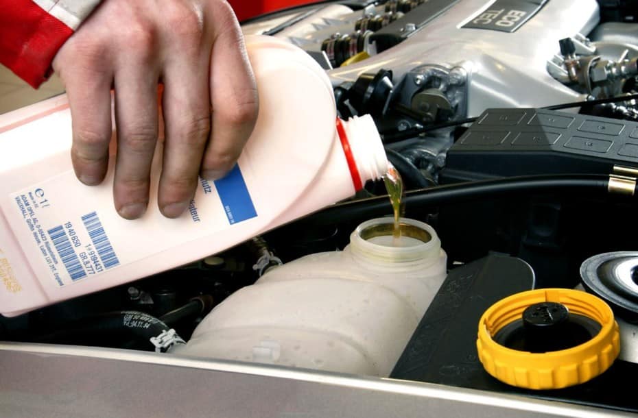 Qué hacer si desciende el nivel de anticongelante del coche