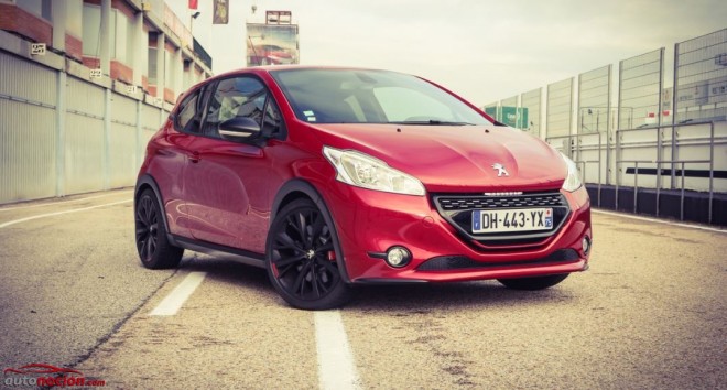 Prueba Peugeot 208 GTi 30th: Esto es lo que hacen 26 horas más de maduración en el taller de Peugeot Sport