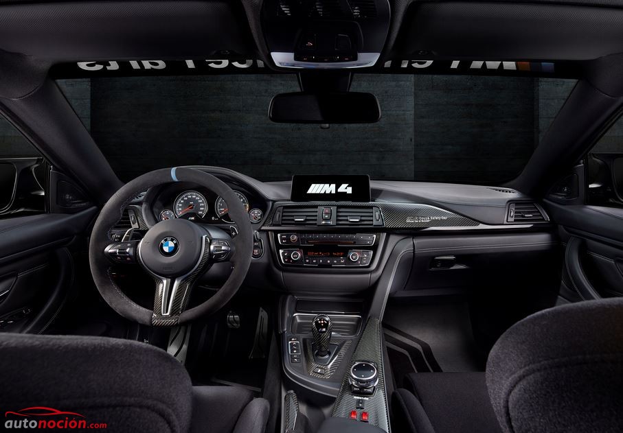 interior BMW M4 coupé moto GP