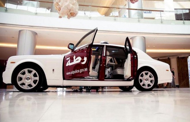 Dubai y Abu Dabi luchan por la flota de policía más exclusiva: Lo último, un Rolls-Royce Phantom