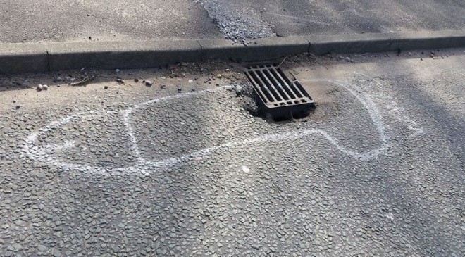 Un ciudadano pinta un pene en cada bache y logra que la administración empiece a parchear