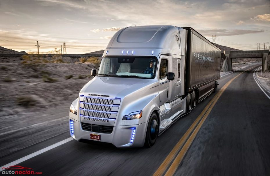 Ojo, este camión conduce solo gracias a la tecnología de Mercedes-Benz y ya tiene permiso para circular por el Estado de Nevada