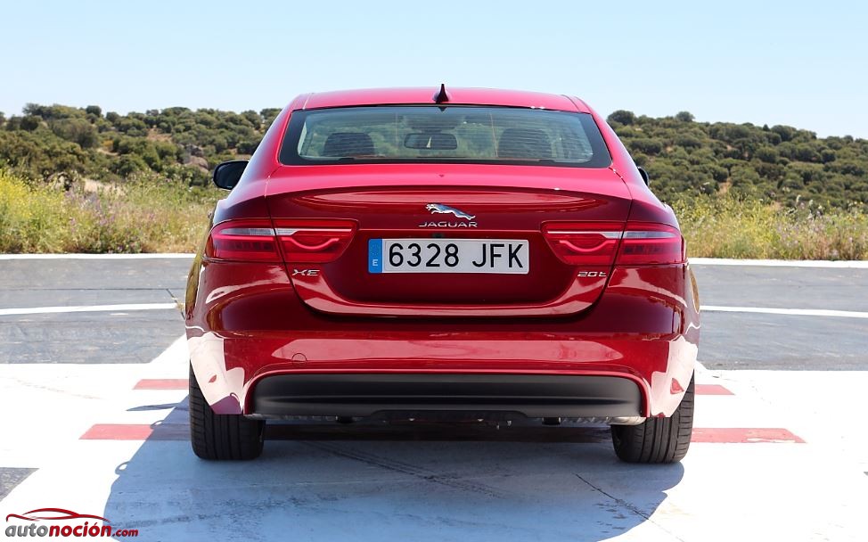 Jaguar XE 9