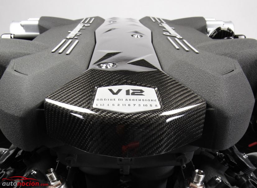 v12 aventador 2013