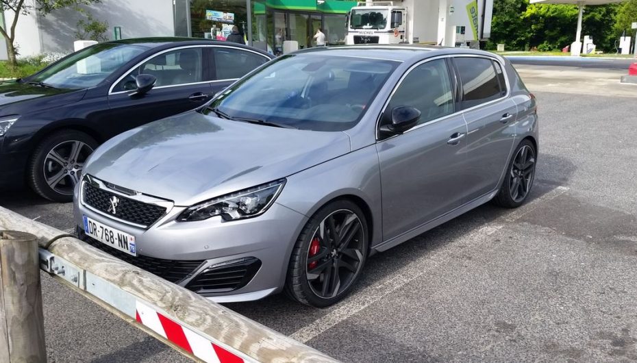 ¡Cazado!: Así es el Peugeot 308 GTi. No sabemos mucho de él pero aquí tenemos las primeras imágenes…