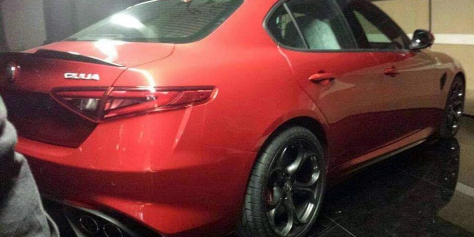 Filtrado el Alfa Romeo Giulia horas antes de su debut: Deportividad y un estilo sublime