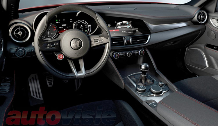 ¡Filtrado!: Así de racing es el interior del nuevo Alfa Romeo Giulia