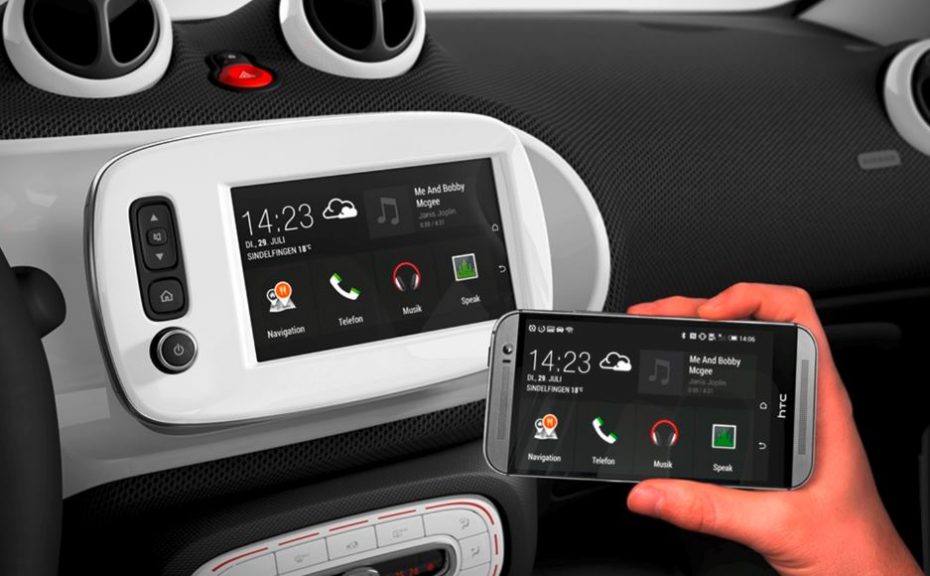 smart mejora el equipamiento, la pesonalización y la contectividad del fortwo y del forfour