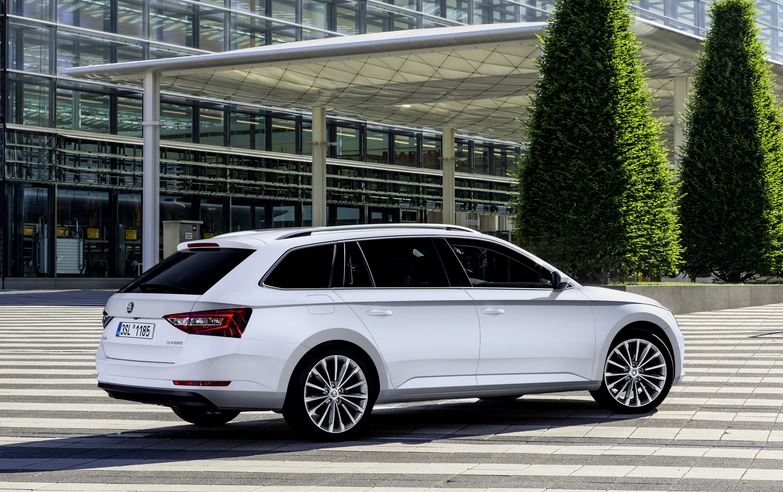 El Škoda Superb Combi ya tiene precios: Con xenón, navegador y un TDI de 150 CV desde 25.570 €