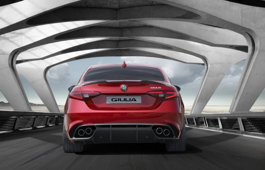 Nuevos detalles del Alfa Romeo Giulia: Hasta 321 km/h de punta para el QV más salvaje