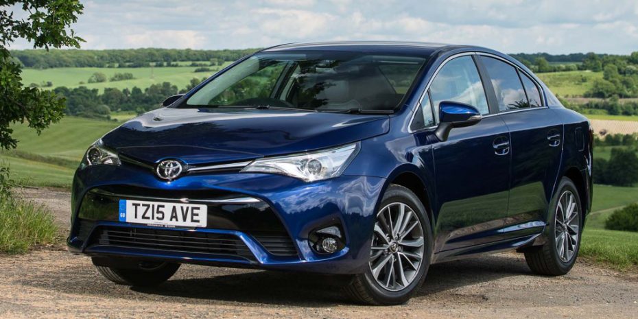 Todas las fotos del renovado Toyota Avensis: Más empaque y tecnología para la berlina japonesa