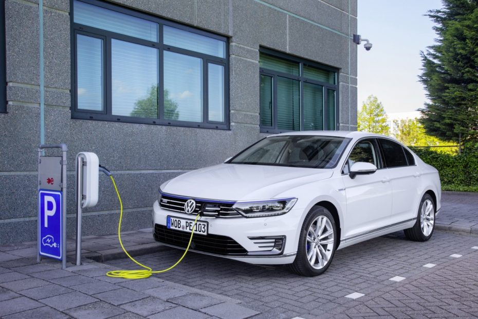 El Volkswagen Passat GTE ya tiene precio: Este híbrido arranca en los 45.290 €