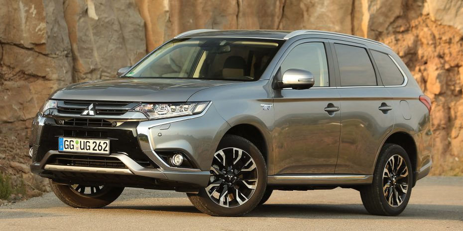 Primera imagen del Mitsubishi Outlander PHEV: Estética renovada y menores consumos