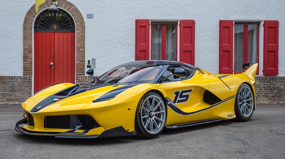 Le regalan un Ferrari FXX K por su cumpleaños y casi logra batir el récord de Fiorano…