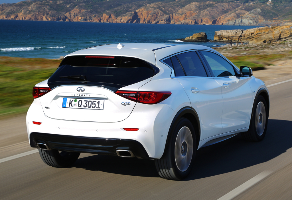 infiniti_q30_2_2d_18