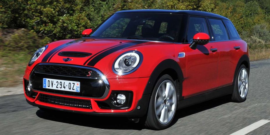 Primeras imágenes del MINI Clubman John Cooper Works Package: Diseño más sugerente para el familiar