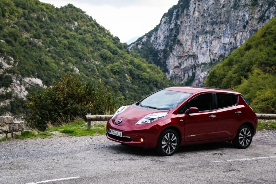 Contacto Nissan LEAF 30 kWh Tekna: Un eléctrico que poco tiene que envidiar a los compactos de combustión