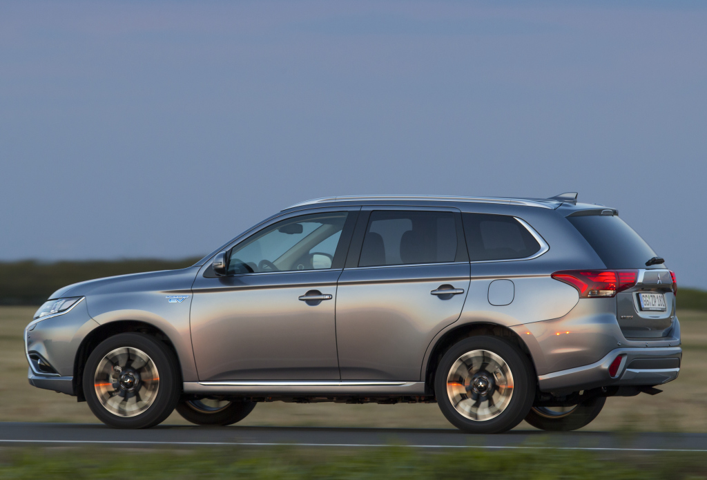 mitsubishi_outlander_phev_56_1