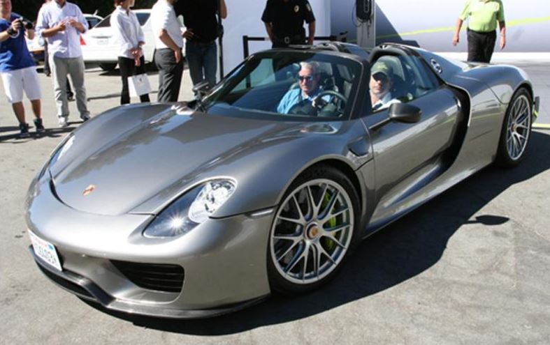 ¿Pagar casi 200.000 euros por una réplica del Porsche 918 Spyder teniendo uno original?