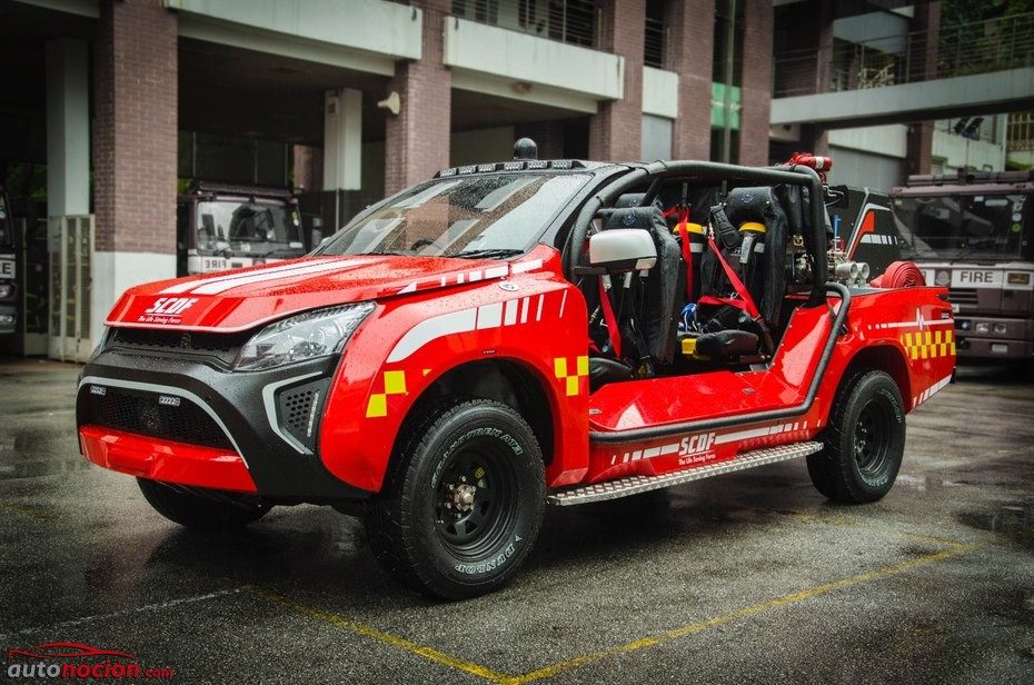 Te presentamos el Red Rhino LF5G: Un coche de bomberos digno de protagonizar ‘Jurassic Park’