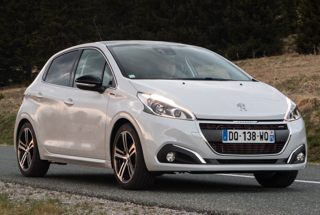 peugeot_208_gt_line_5-door_11