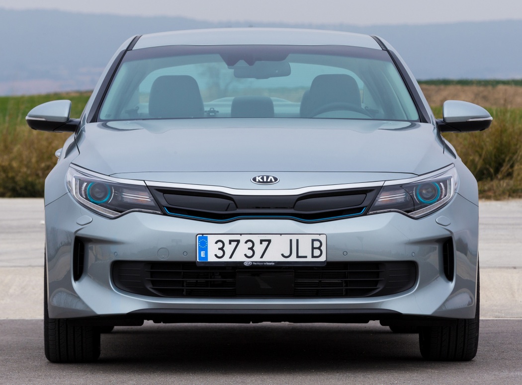 kia-optima-phev23