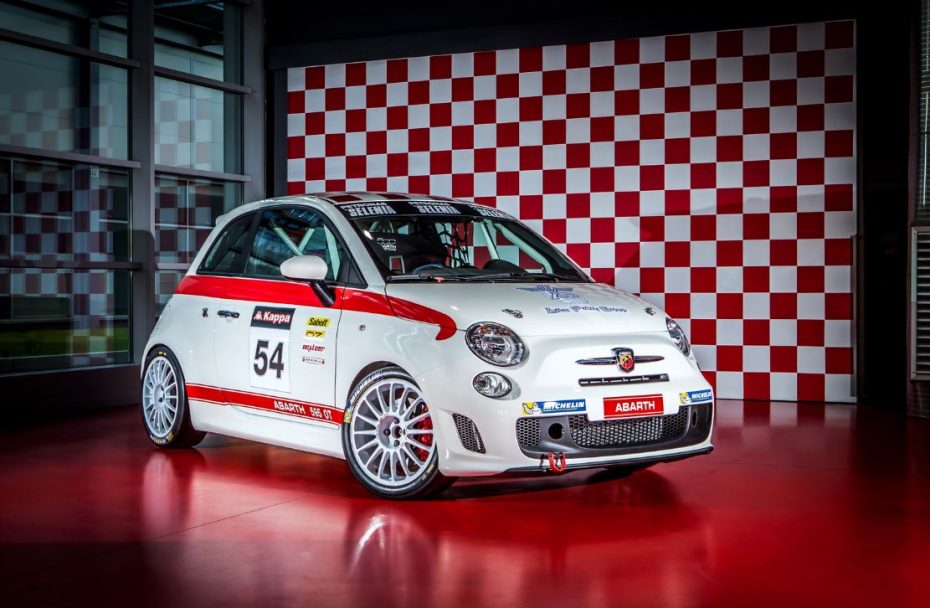 Abarth 595 OT: El 500 más radical hasta la fecha que sólo veremos en los circuitos