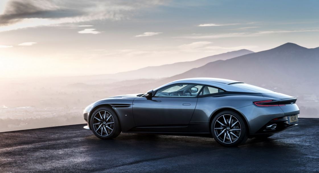 Aston Martin DB11 38