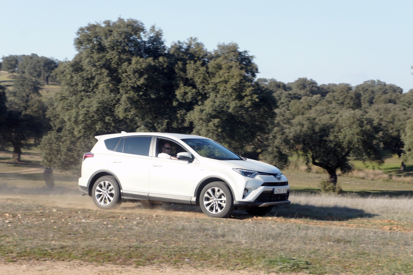 contacto-toyota-rav4-hybrid47