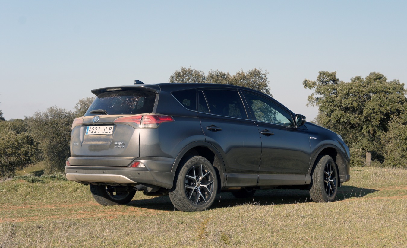 contacto-toyota-rav4-hybrid48