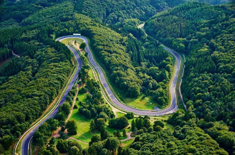 Nürburgring recupera su esencia: ¡Fuera límites de velocidad!