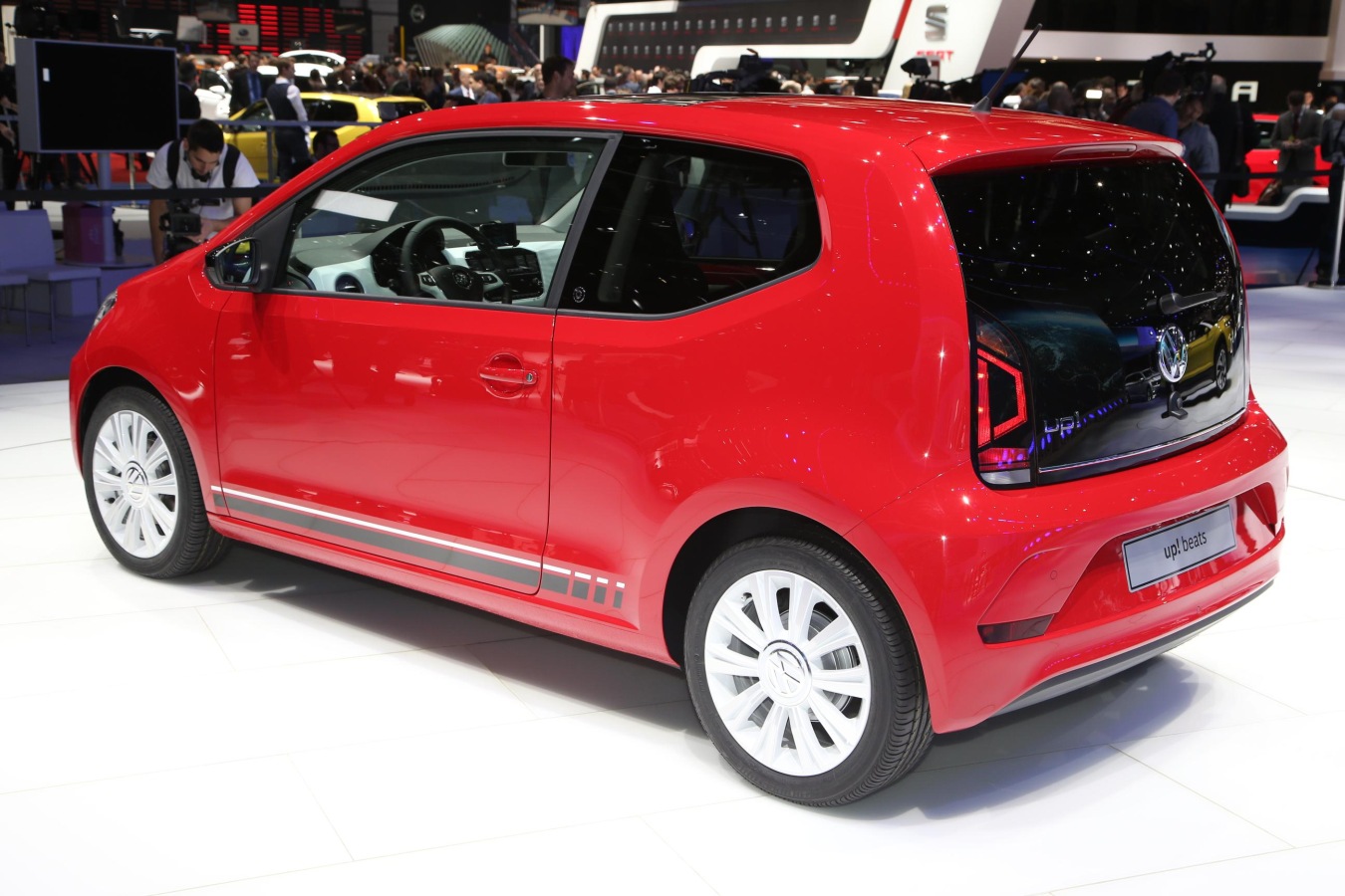 volkswagen-up-vvo6