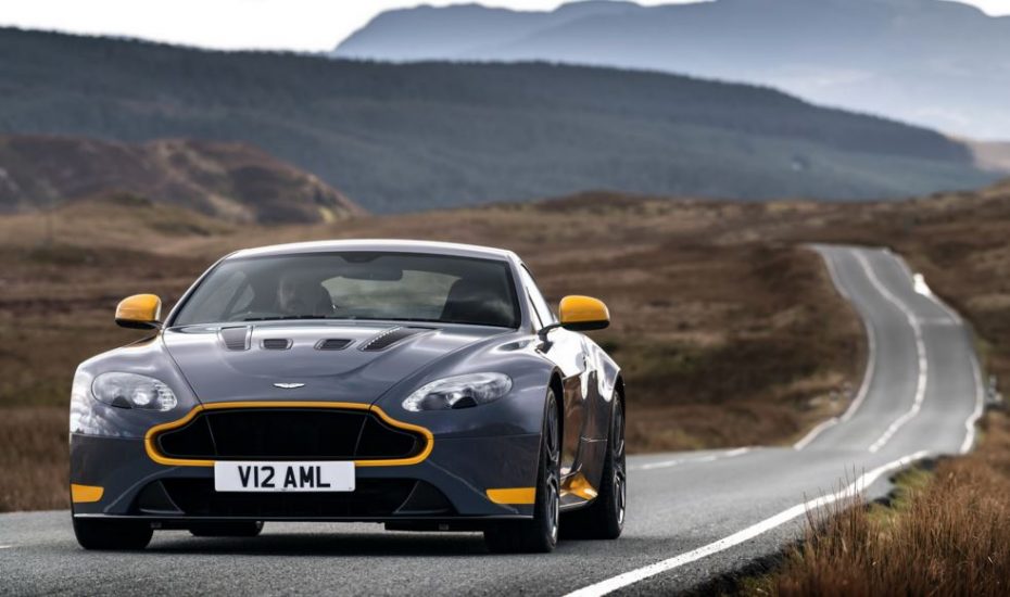 ¿Querías un Aston Martin con cambio manual?, pues aquí tienes un V12 con un cambio de 7 velocidades…