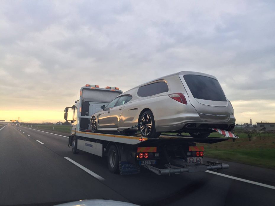 Ojo a este Porsche Panamera fúnebre ¡Esto sí que es morir a lo grande!