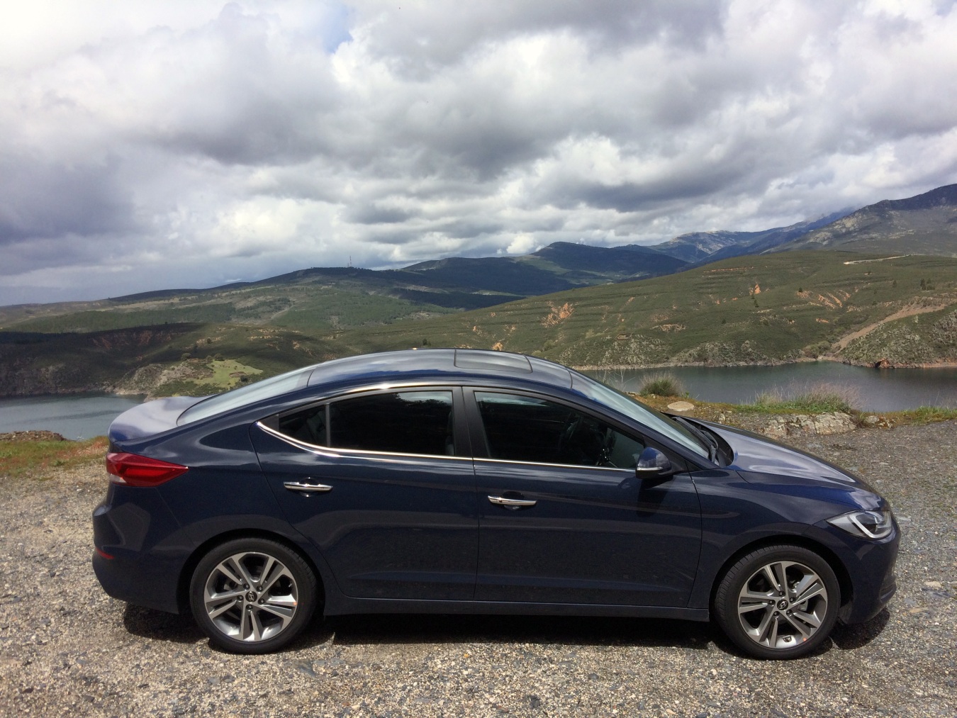 contacto-hyundai-elantra-ext43