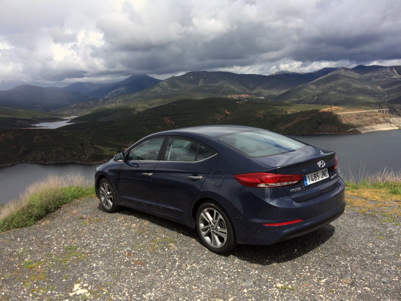 contacto-hyundai-elantra-ext49