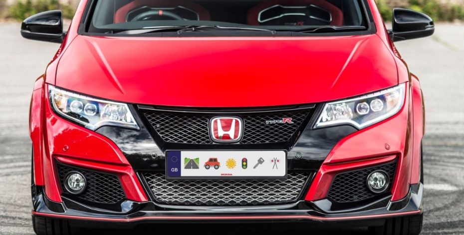 ¿Placas de matrícula con emoticonos?: La broma de Honda molaría que se convirtiese en realidad