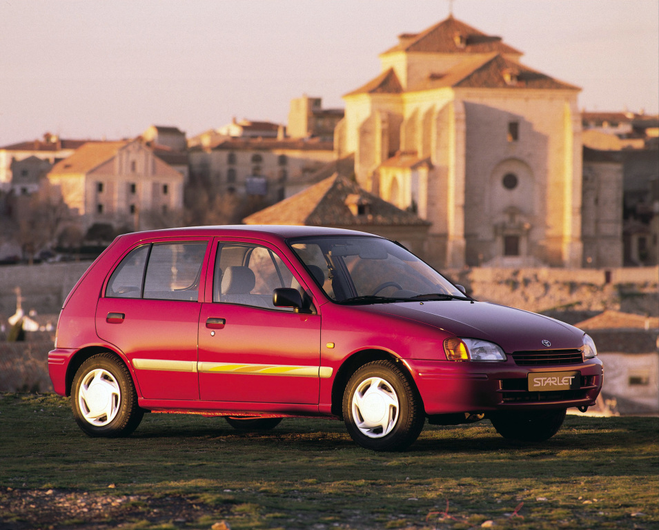 toyota_starlet_5-door_4