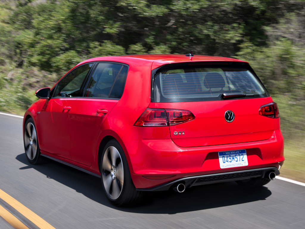 volkswagen_golf_gti_5-door_us-spec_7