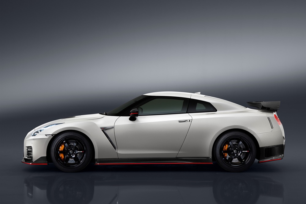 Nissan GT-R Nismo MY 2017 (3)