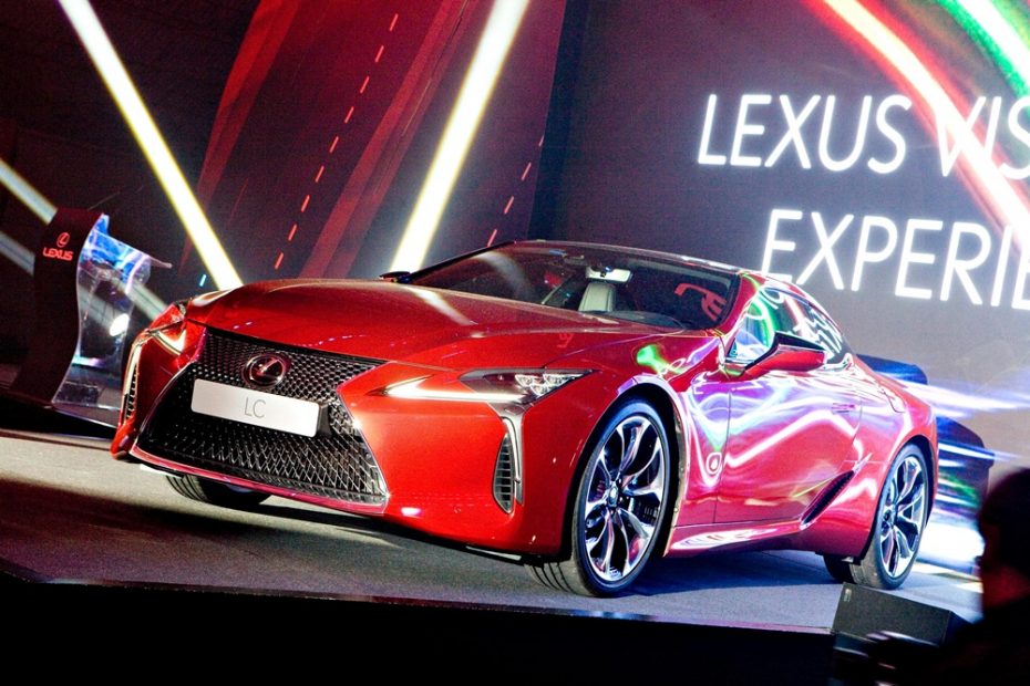 Conocemos en directo al Lexus LC 500, el imponente coupé que podrás ver en el Salón de Madrid