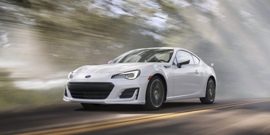 Primeras imágenes del Subaru BRZ 2017: Mejoras en el interior y en la puesta a punto