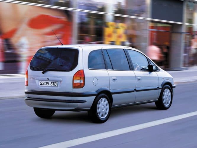 Subaru traviq 2002