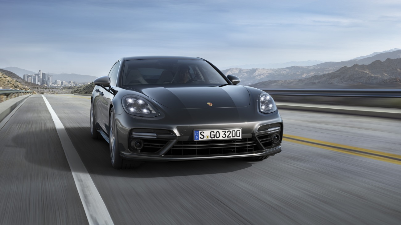 porsche-panamera4