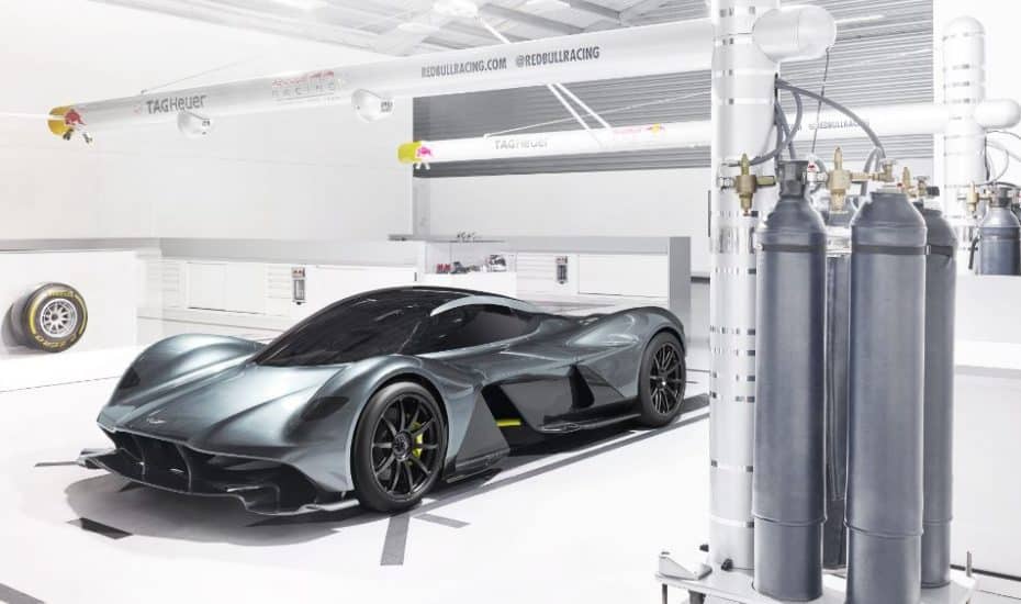 Aston Martin y Red Bull Racing revelan el AM-RB 001: Un exclusivo hypercar con V12 de aspiración natural